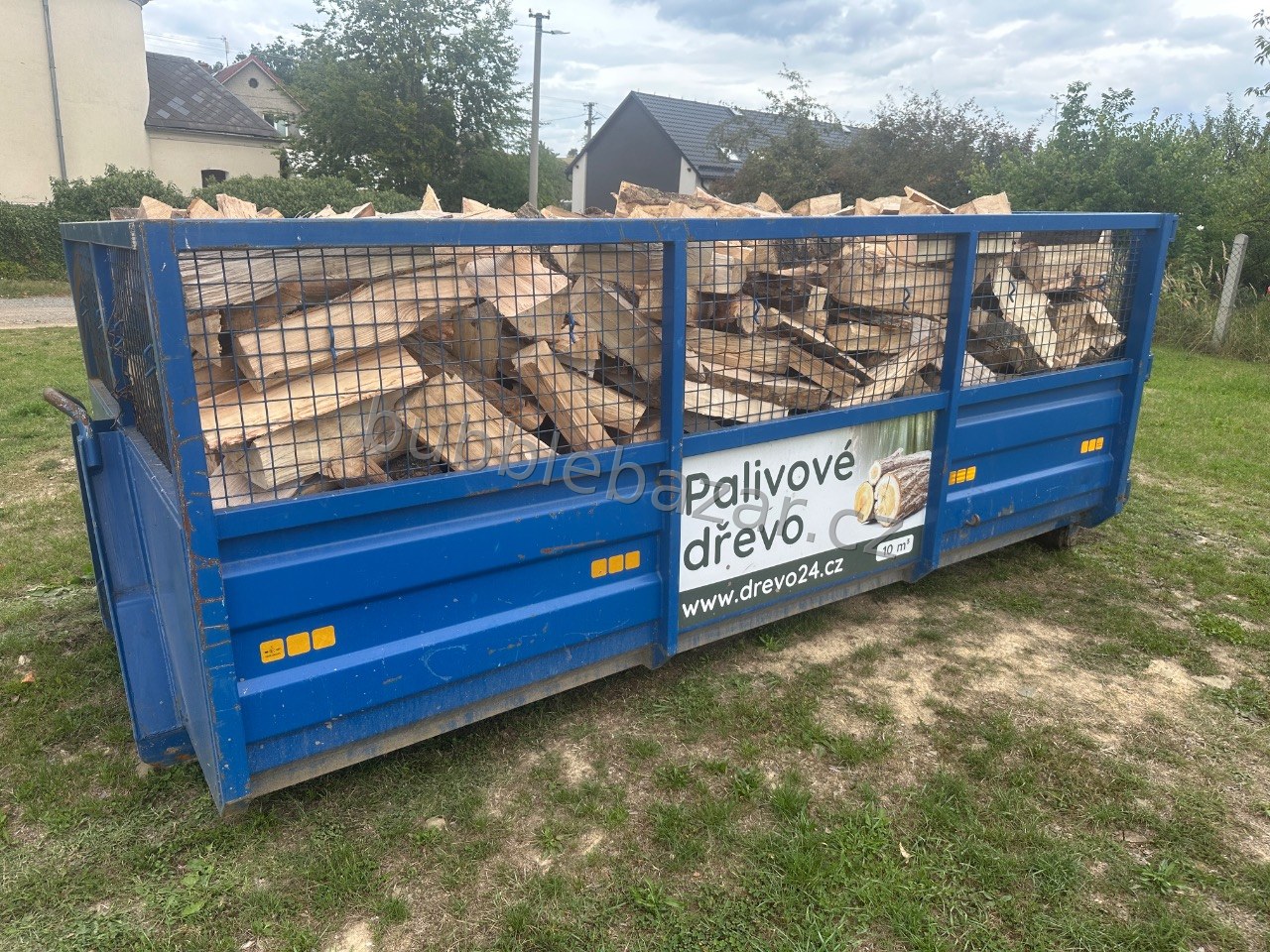 Štípané palivové dřevo s dopravou pro Krnov a okolí